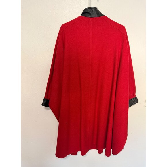 Vintage Dani Colby Swing Cape Red with faux Black Leather Trim One Size - Picture 2 of 6